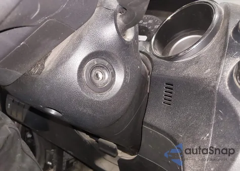 2013 Honda Fit Sport z USA, uszkodzony, nr VIN JHMGE8G55DC070094